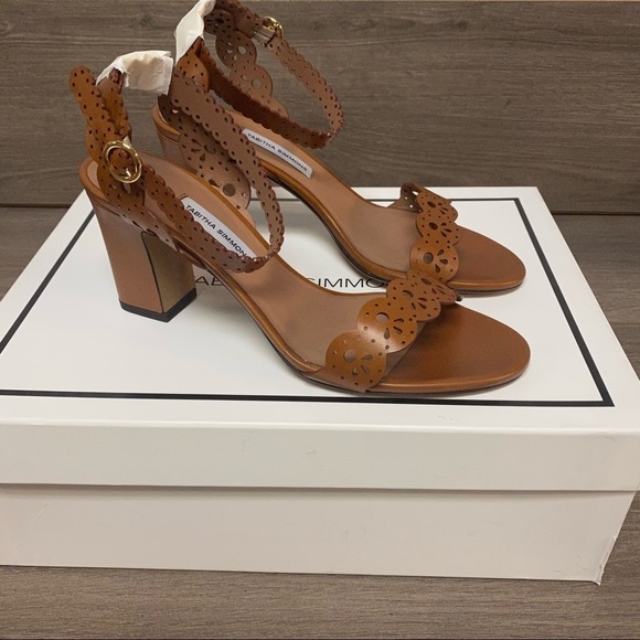 Tabitha Simmons | Bobbin Laser Cut Leather Sandals - Picture 3 of 15